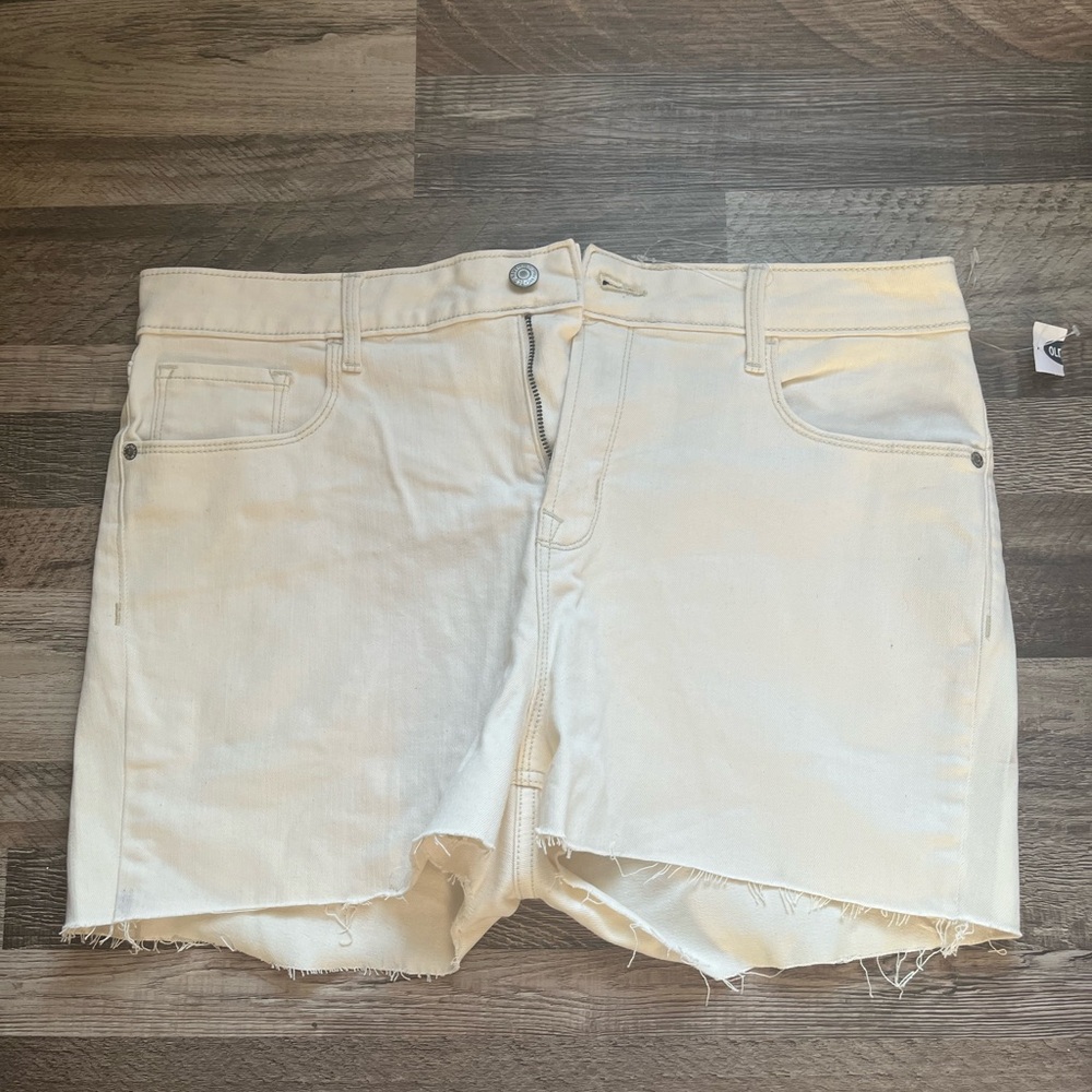 Old Navy Women's High Waist Cream Shorts